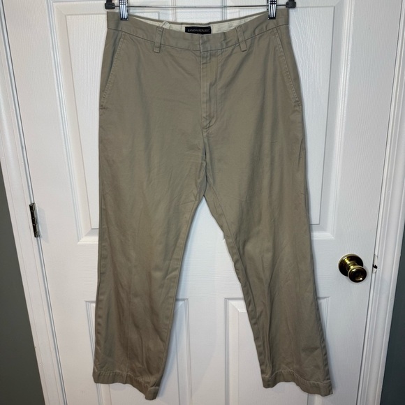 Banana Republic Tan Chinos Versatile 100% Cotton Size 32 Waist 30 Length GUC - Picture 1 of 5